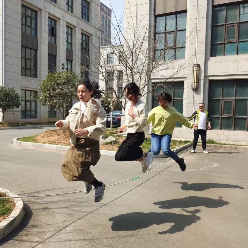 迎“三八”趣味比赛 展巾帼女神风采(图4)